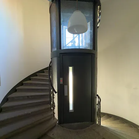 Loft-style& Modern In The Center Of דירה פראג