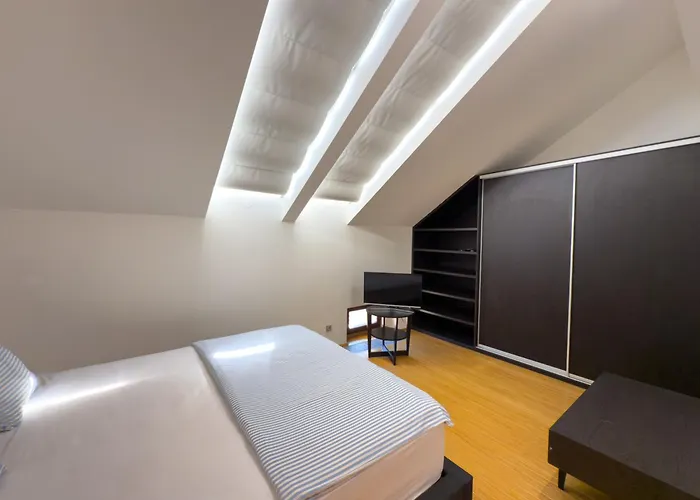 Loft-style& Modern In The Center Of Appartamento