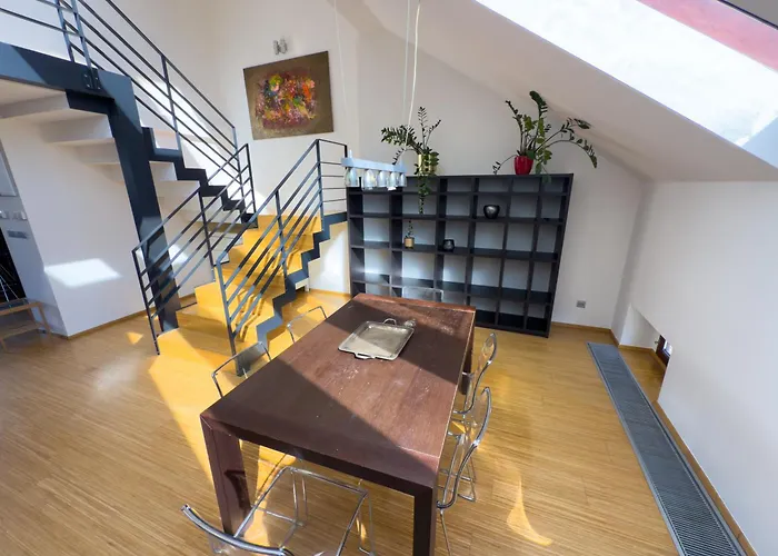 Loft-style& Modern In The Center Of Appartamento