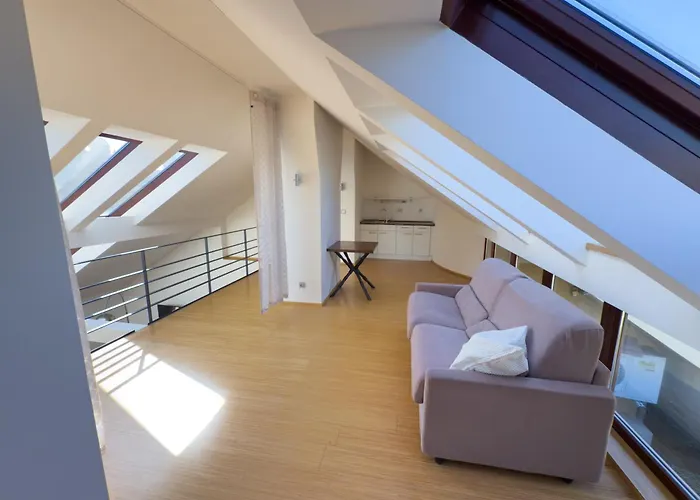 Appartamento Loft-style& Modern In The Center Of