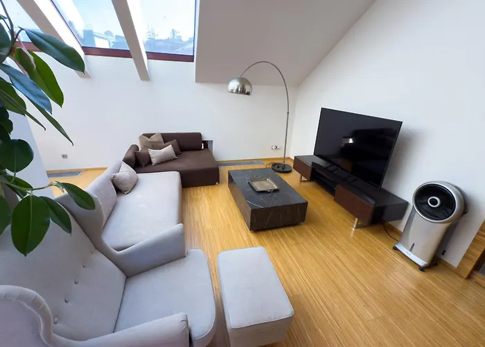Appartamento Loft-style& Modern In The Center Of