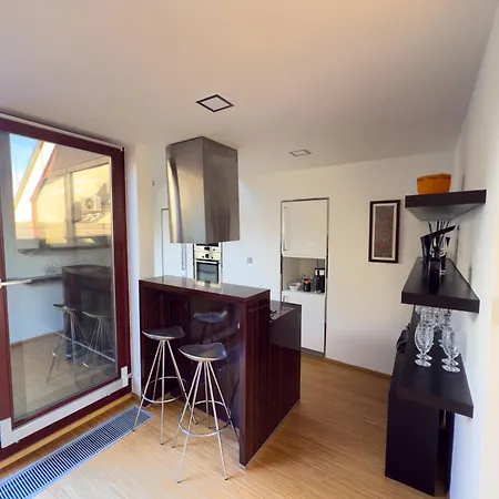 Loft-style& Modern In The Center Of Apartman